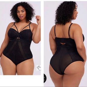 Torrid Strappy Underwire Bodysuit - Lace & Mesh Rhinestones Size 5X NWT